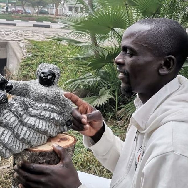 Portrait of Esau Karuru, sculptor